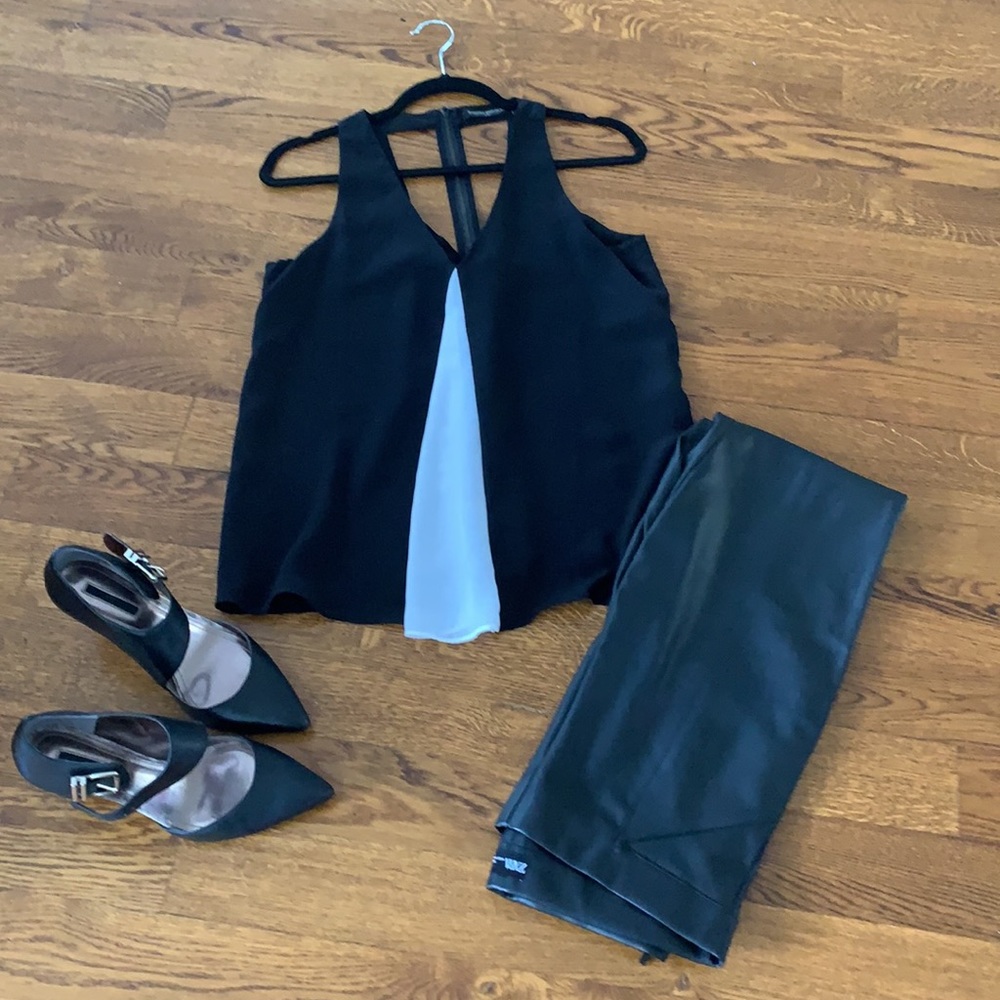 Black/white Banana Republic sleeveless blouse
